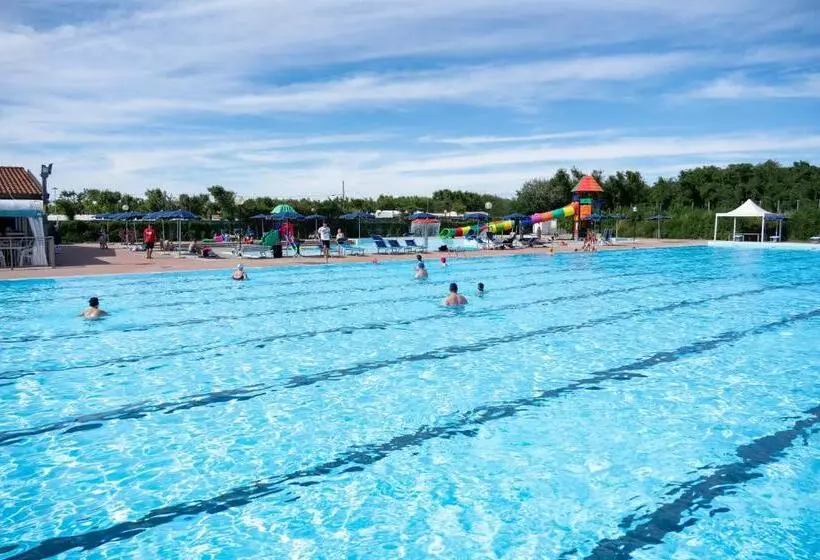 استراحتگاه Camping Atlanta & Mediterraneo Family Village