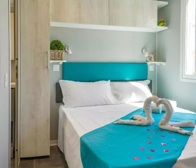 استراحتگاه Camping Atlanta & Mediterraneo Family Village