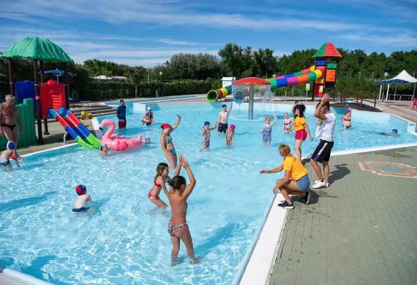 استراحتگاه Camping Atlanta & Mediterraneo Family Village