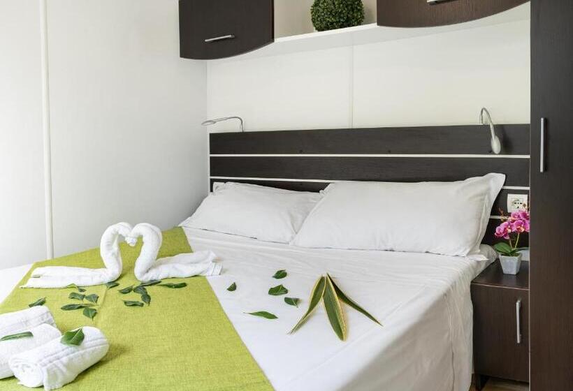 אתר נופש Camping Atlanta & Mediterraneo Family Village