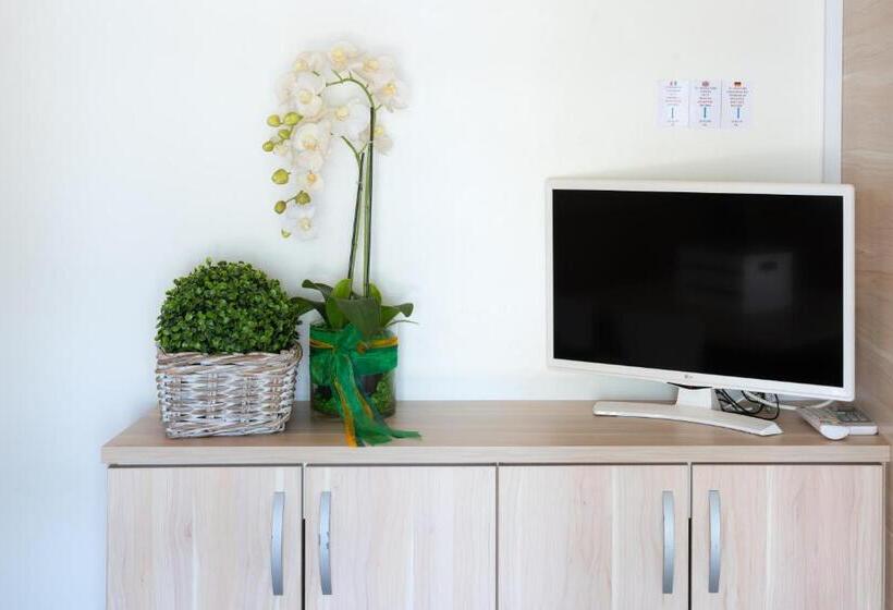 אתר נופש Camping Atlanta & Mediterraneo Family Village