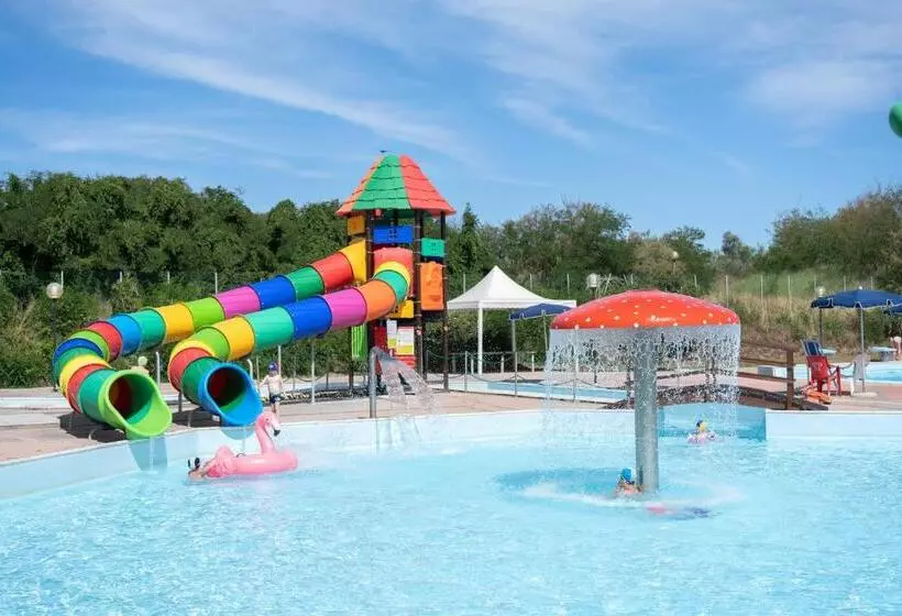 استراحتگاه Camping Atlanta & Mediterraneo Family Village