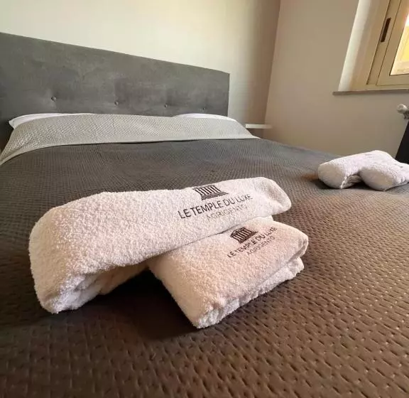تختخواب و صبحانه Le Temple Du Luxe