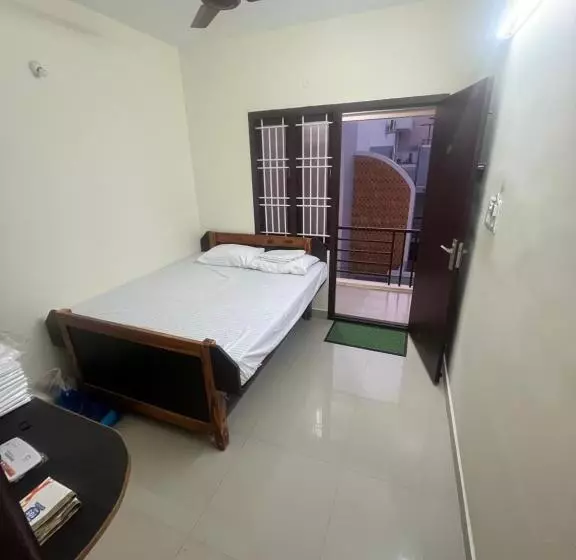 カプセルホテル Panjamugam Residency