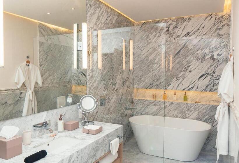 هتل Maria Camille