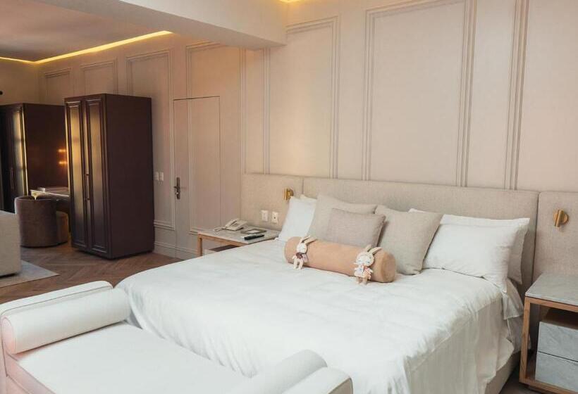 هتل Maria Camille