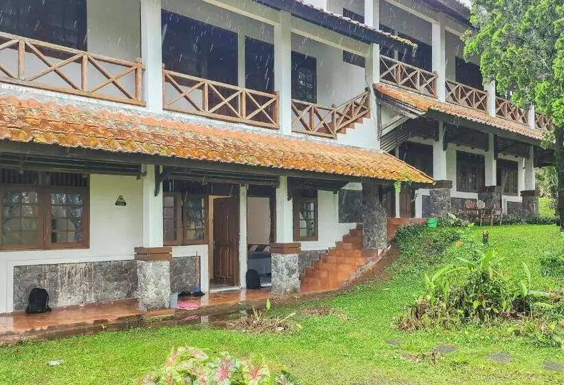 Hotelli Reddoorz Near Pasar Cipanas