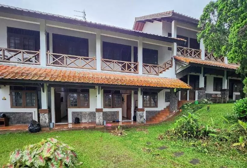 Hotelli Reddoorz Near Pasar Cipanas