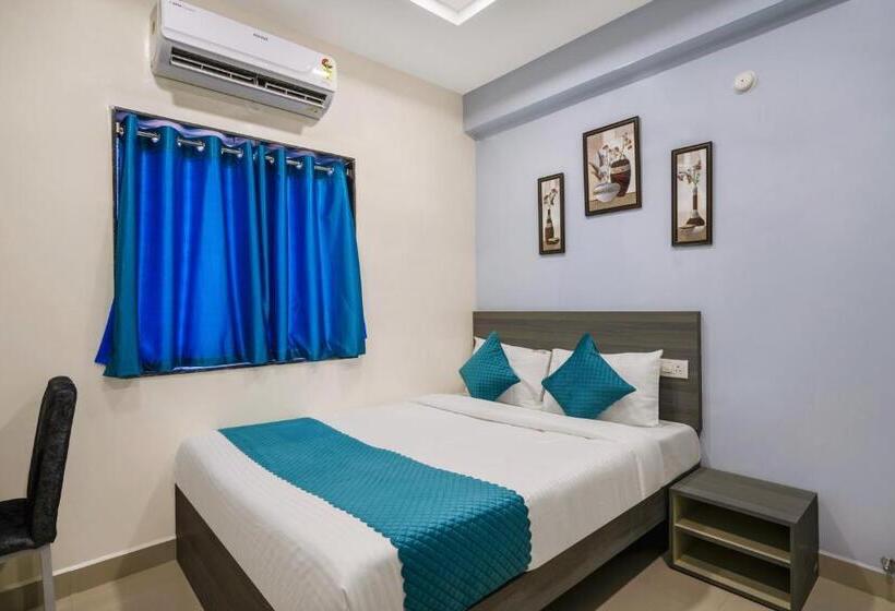 בית מלון כפרי The Balcony Suites