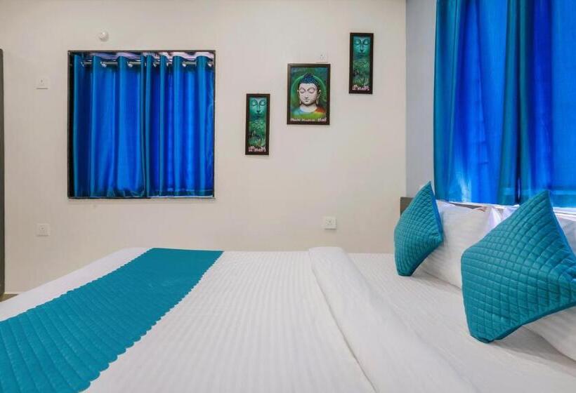 בית מלון כפרי The Balcony Suites