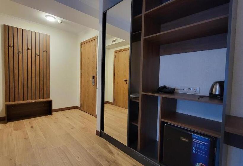 هتل Ushba In Mestia