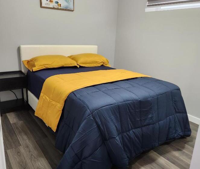 بنسيون Entire Basement Suite With Private Entrance