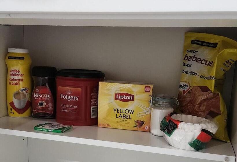 بنسيون Entire Basement Suite With Private Entrance