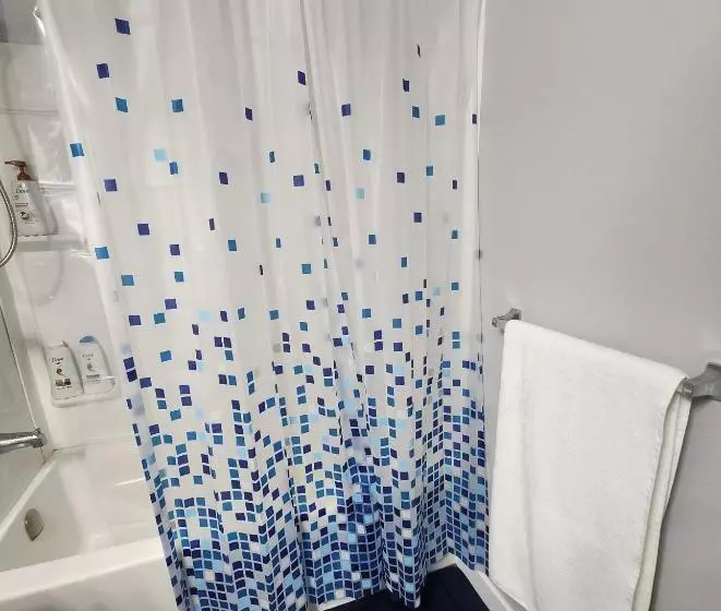 Majatalo Entire Basement Suite With Private Entrance