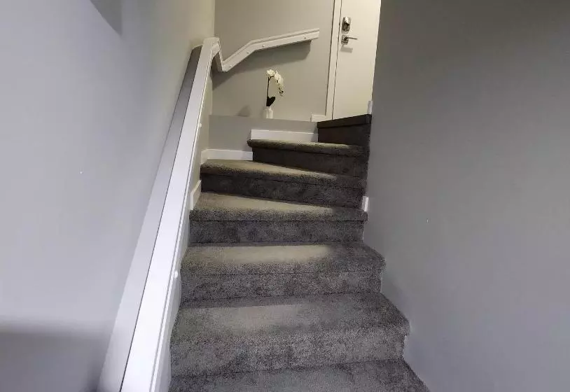 Majatalo Entire Basement Suite With Private Entrance