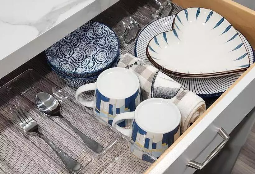 Majatalo Entire Basement Suite With Private Entrance