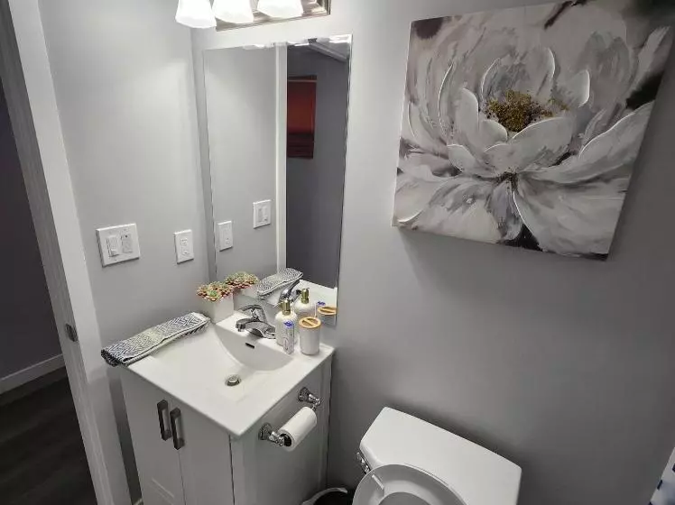 Majatalo Entire Basement Suite With Private Entrance