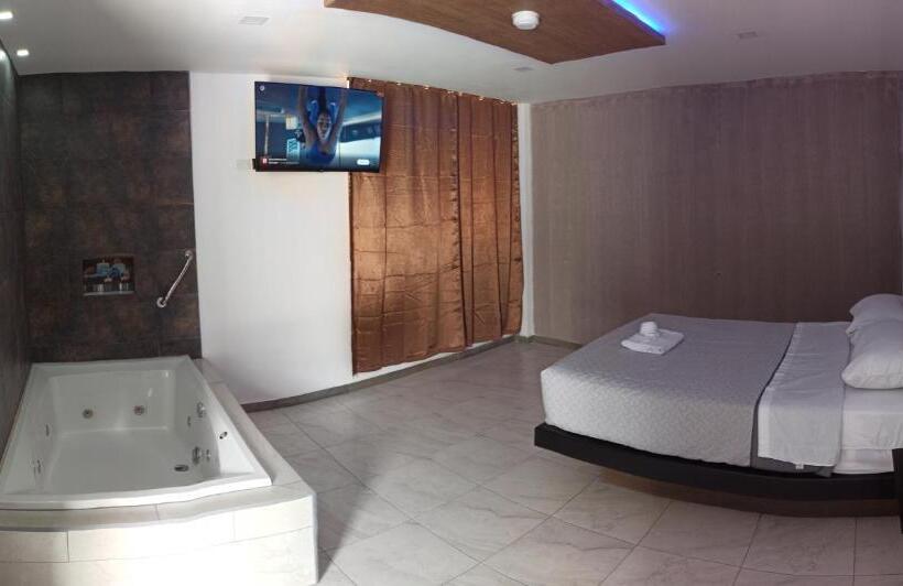 بنسيون Hostal Zafiro