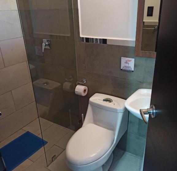 بنسيون Hostal Zafiro