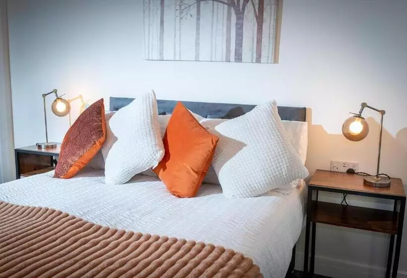 ペンション Kings Arms Suites   Luxury Double   Waterfall Shower   Self Check In