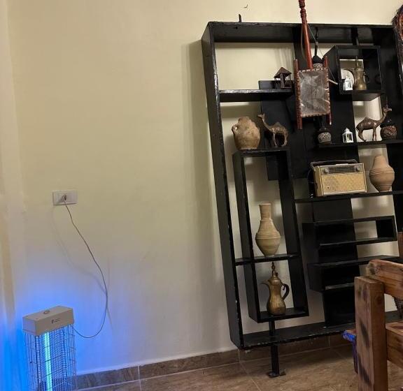 تختخواب و صبحانه Ain Alsett House