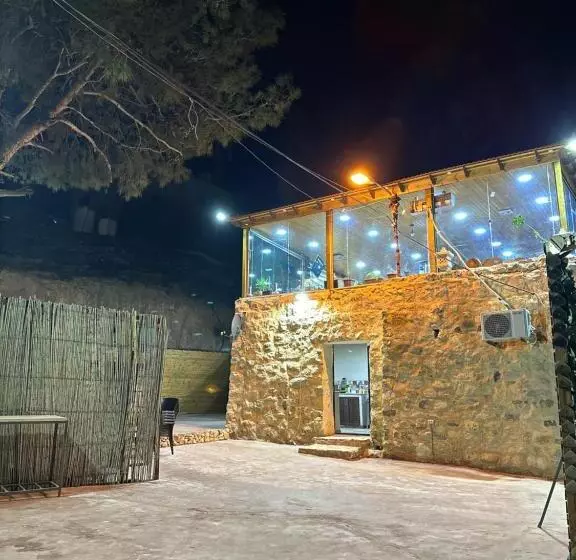 تختخواب و صبحانه Ain Alsett House