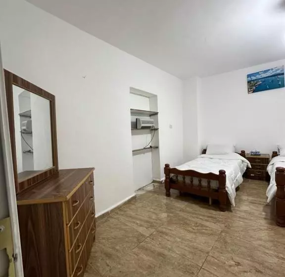 تختخواب و صبحانه Ain Alsett House