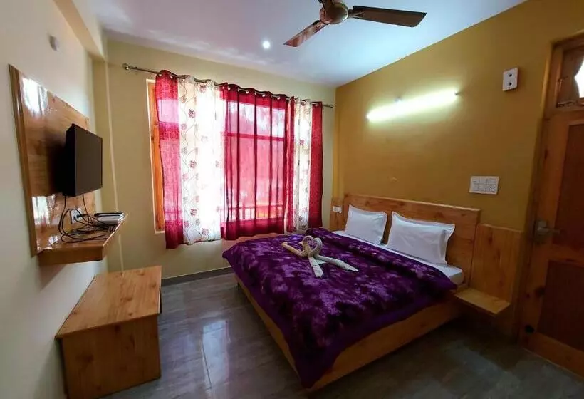 Aamiaismajoitus (B&B) Charlies Stay Inn
