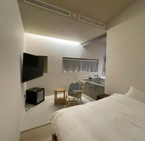 تختخواب و صبحانه 棲林民宿chillinhouse