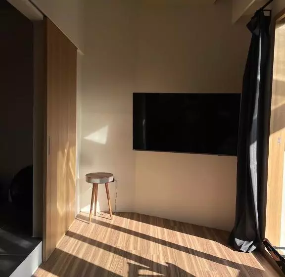 تختخواب و صبحانه 棲林民宿chillinhouse