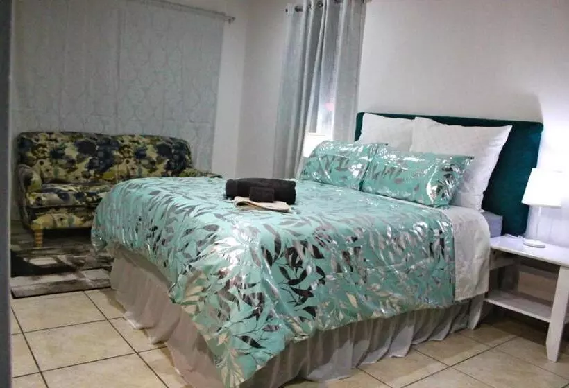 تختخواب و صبحانه Ludinz Guest Houseselfcateringprowvalley