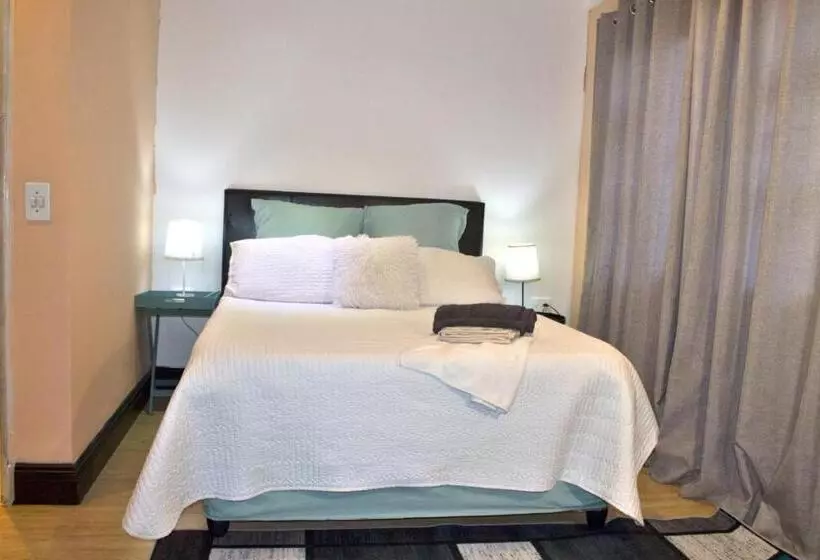 تختخواب و صبحانه Ludinz Guest Houseselfcateringprowvalley