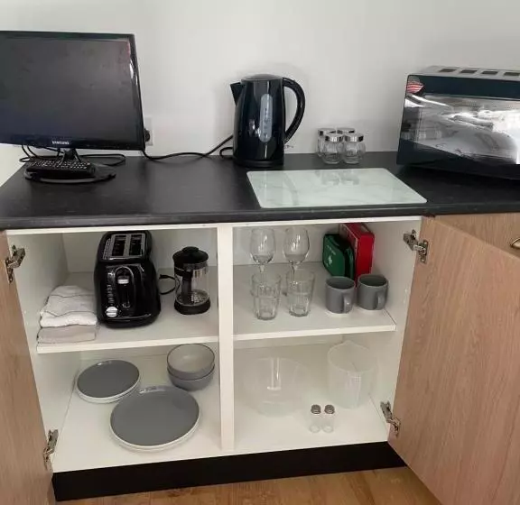 Godden Green B & B Guesthouse