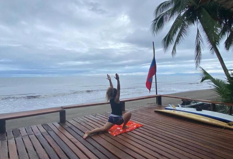 Hotel Cabaña Tello Surf