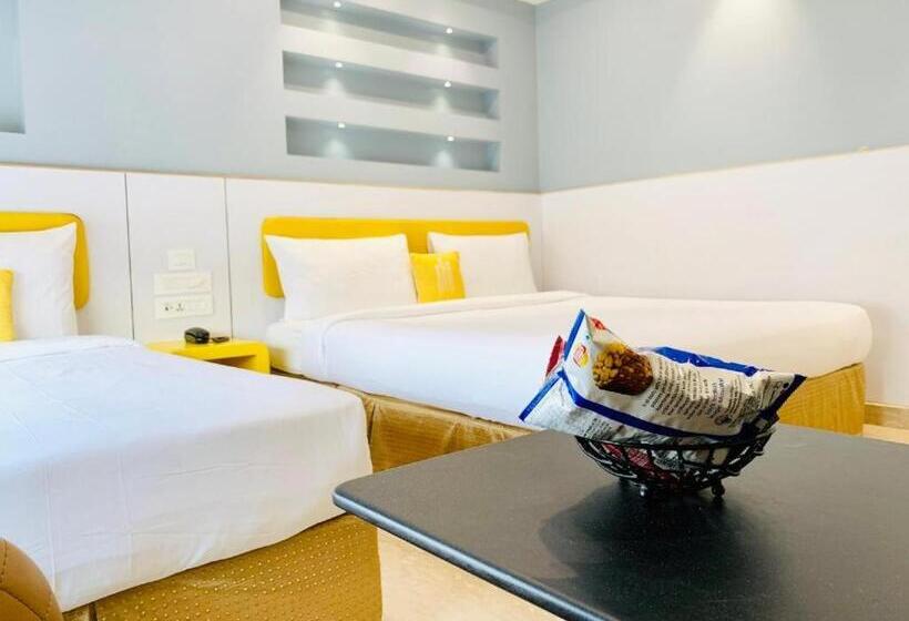 호텔 International Embassy Suites