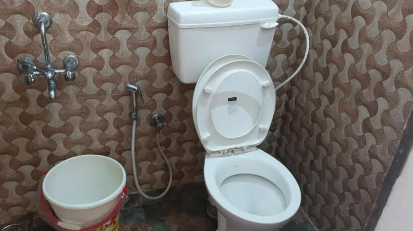 Hotel New Green Mountain Residency