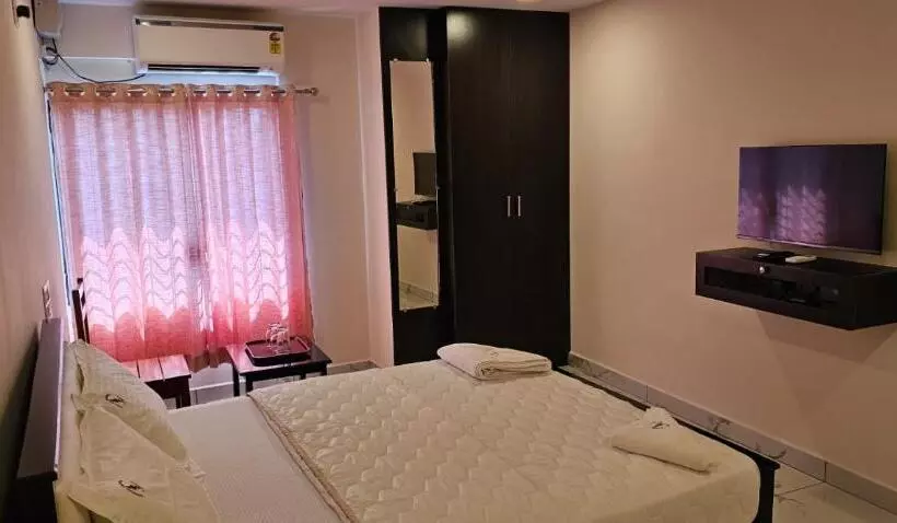 Hotelli Saadhana Comforts Lodge