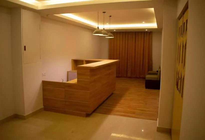 هتل The Grand Ark