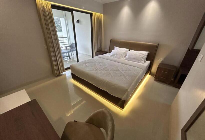 Отель The Pearl Club Resort