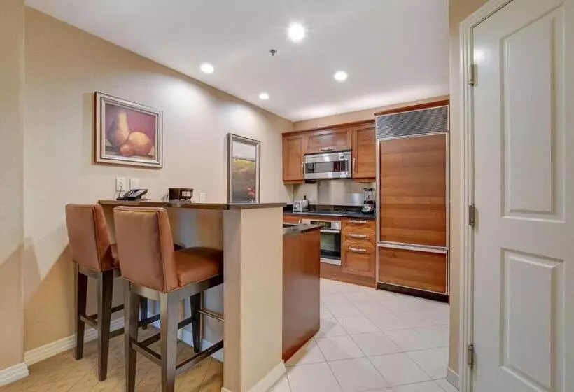 Incredible 1bd 2bth Suite Mgm Signaturebalcony View