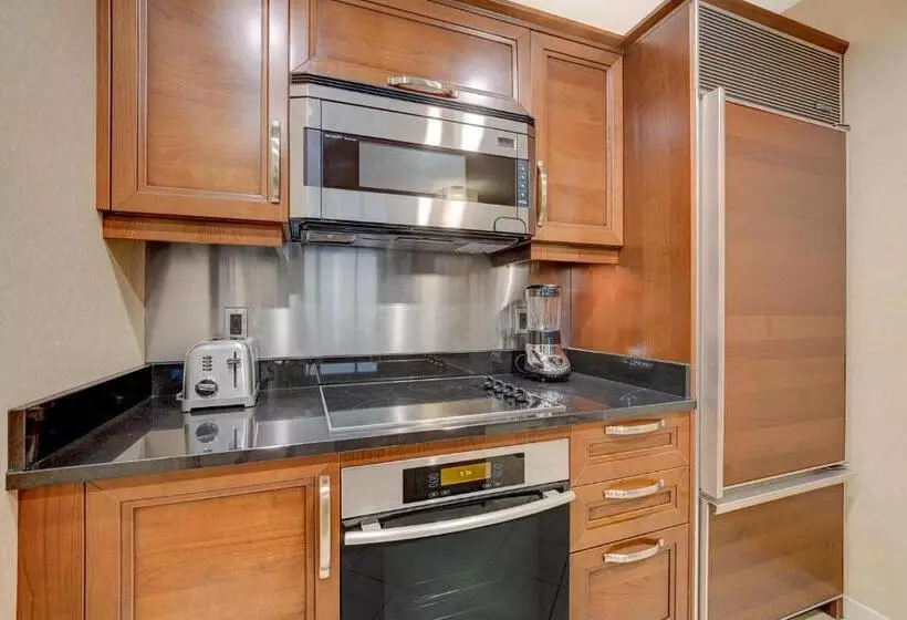 Incredible 1bd 2bth Suite Mgm Signaturebalcony View