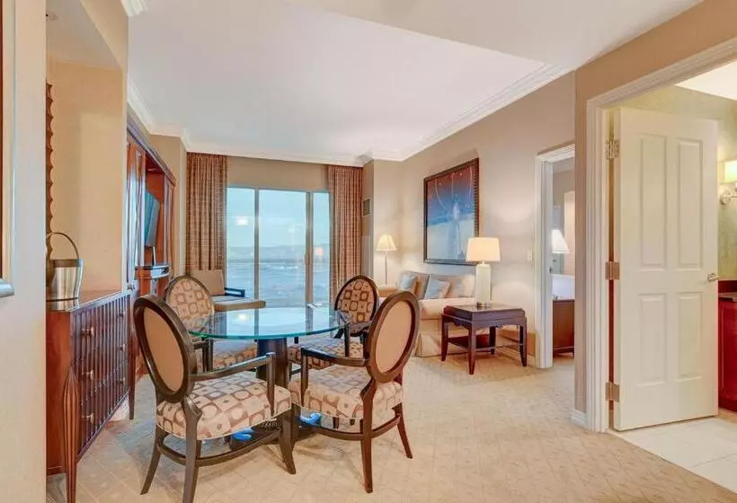 Incredible 1bd 2bth Suite Mgm Signaturebalcony View