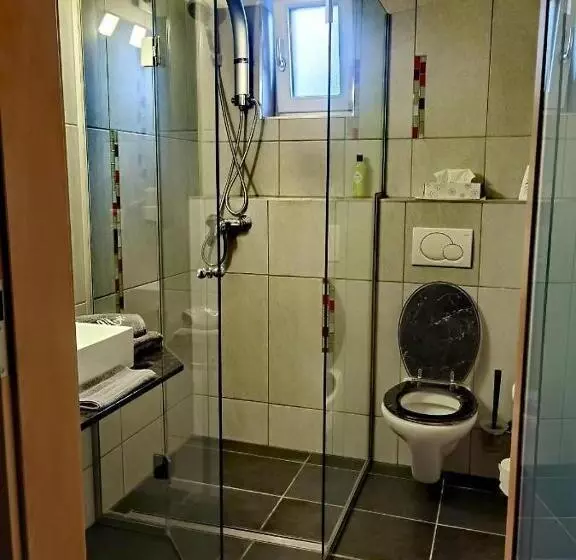 Majatalo Exakt Holding