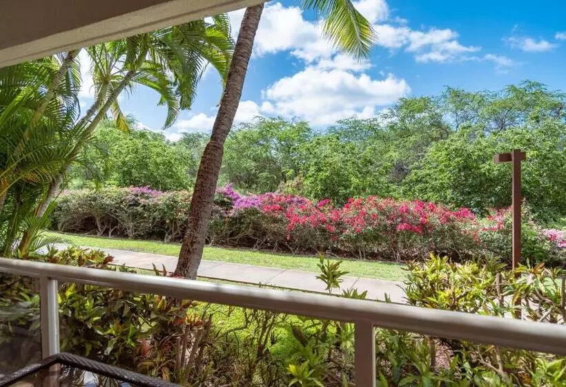 Newly Renovated Condo! 3 Min Walk To Toes In The Sand!