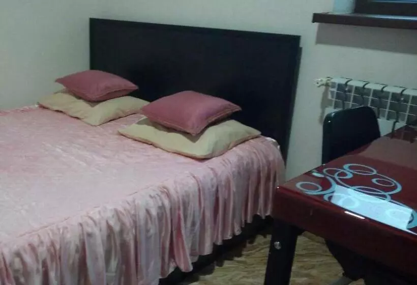 هتل Disney Apartments And Hostels
