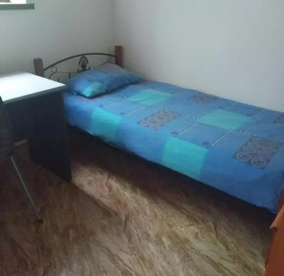 هتل Disney Apartments And Hostels
