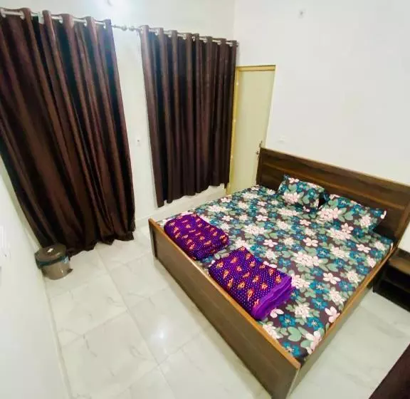 ペンション Nirupam Sadan Homestay