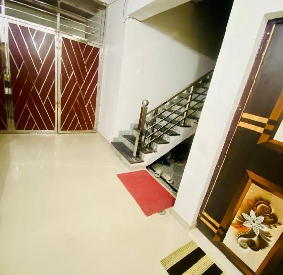 Pensió Nirupam Sadan Homestay