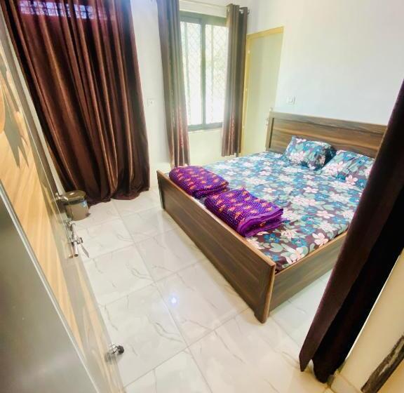 Pensió Nirupam Sadan Homestay