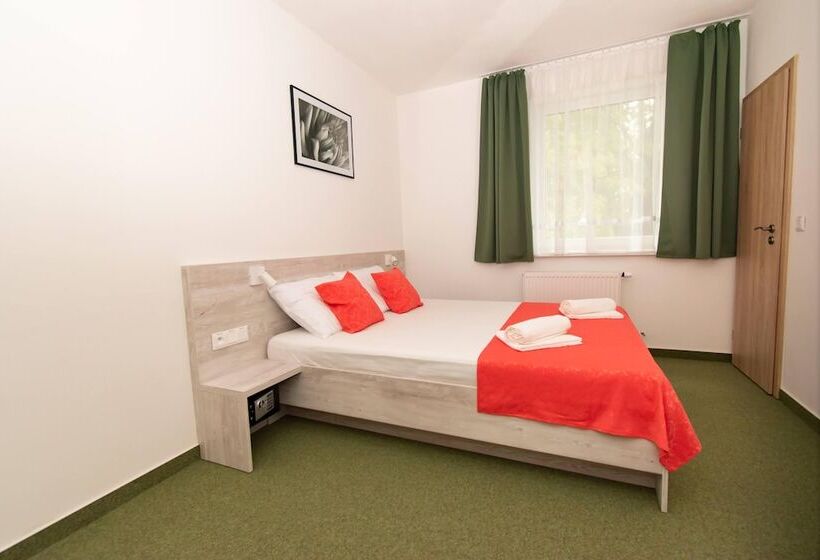 Отель Solid Gold Garni